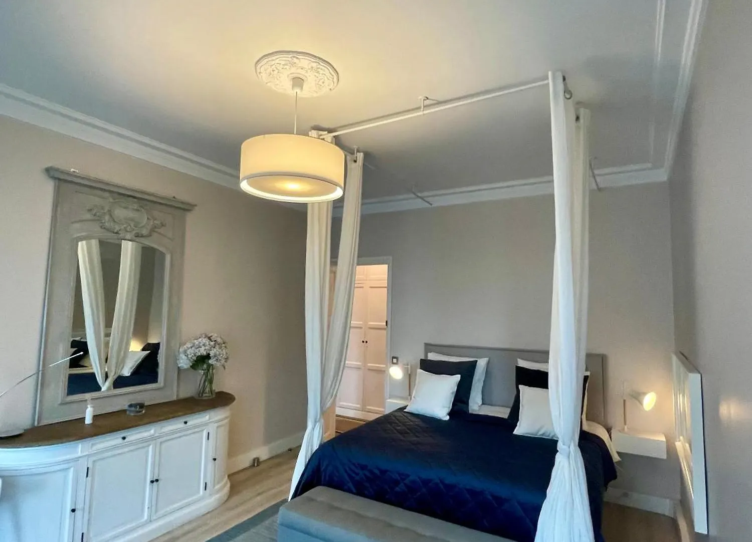 Luxury Apartment Times Square District Paris